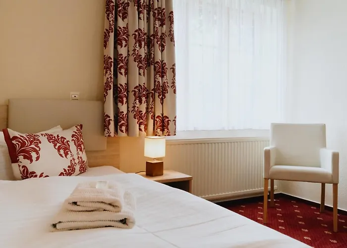 安贝勒彻恩酒店 3* 施特拉尔松德